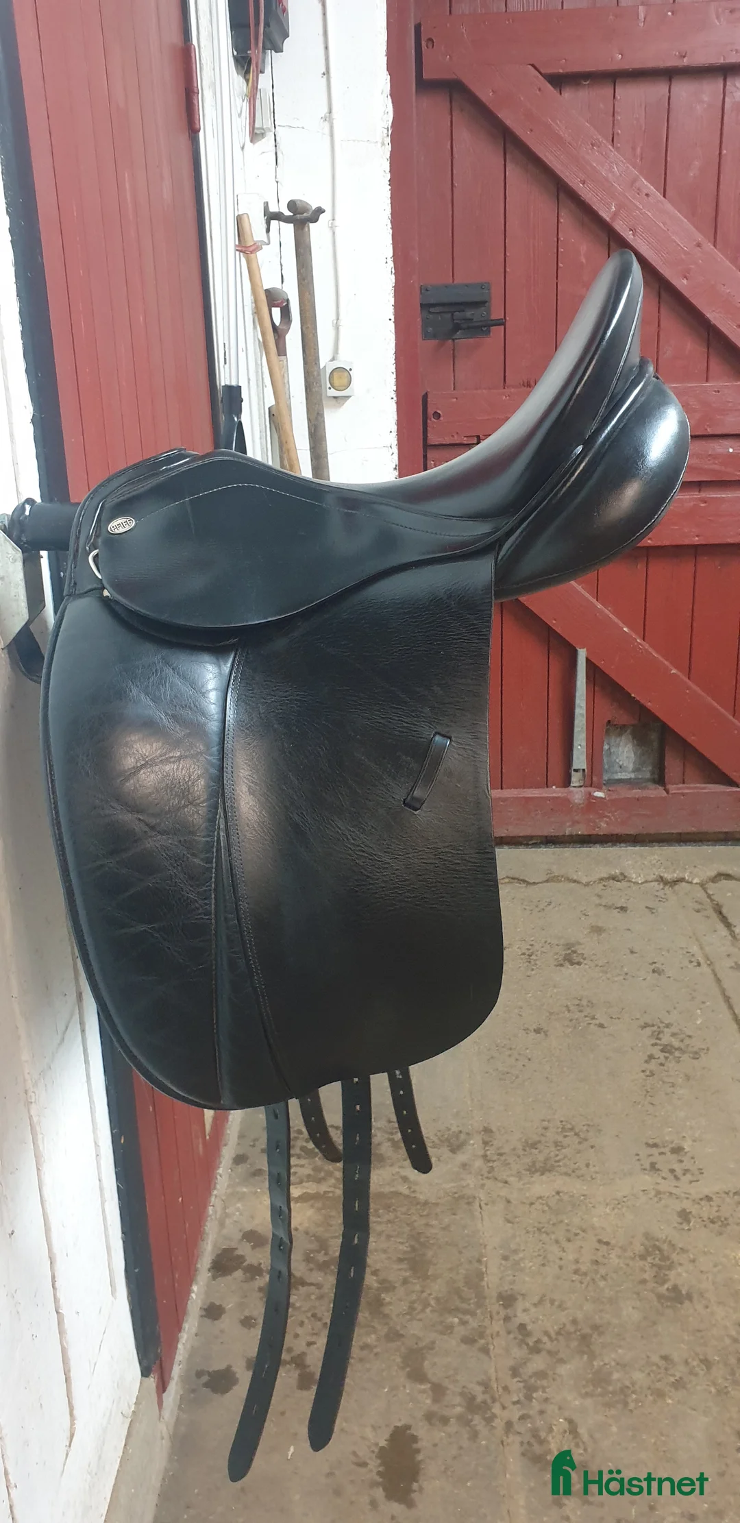 Sadlar hästutrustning till salu: Dressyrsadel Pfiff Amaretto  i Malmö - Annons 2