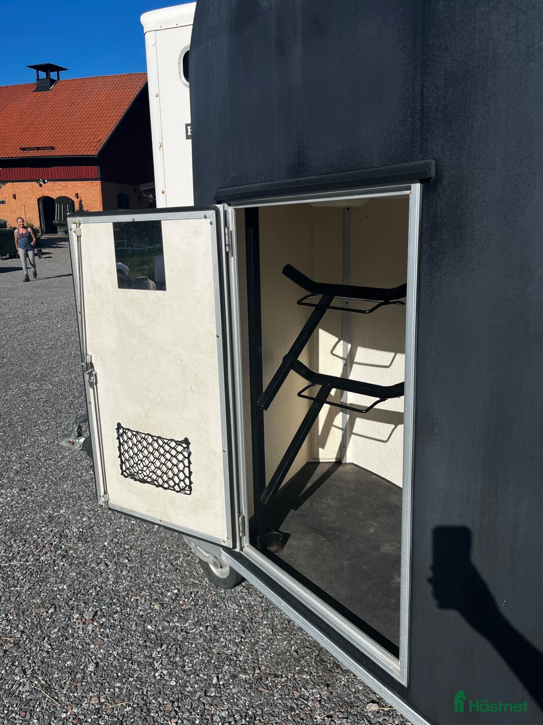 Hästtransporter  fordon & transport till salu: Nyservad Cheval transport i bra skick - Annons 2
