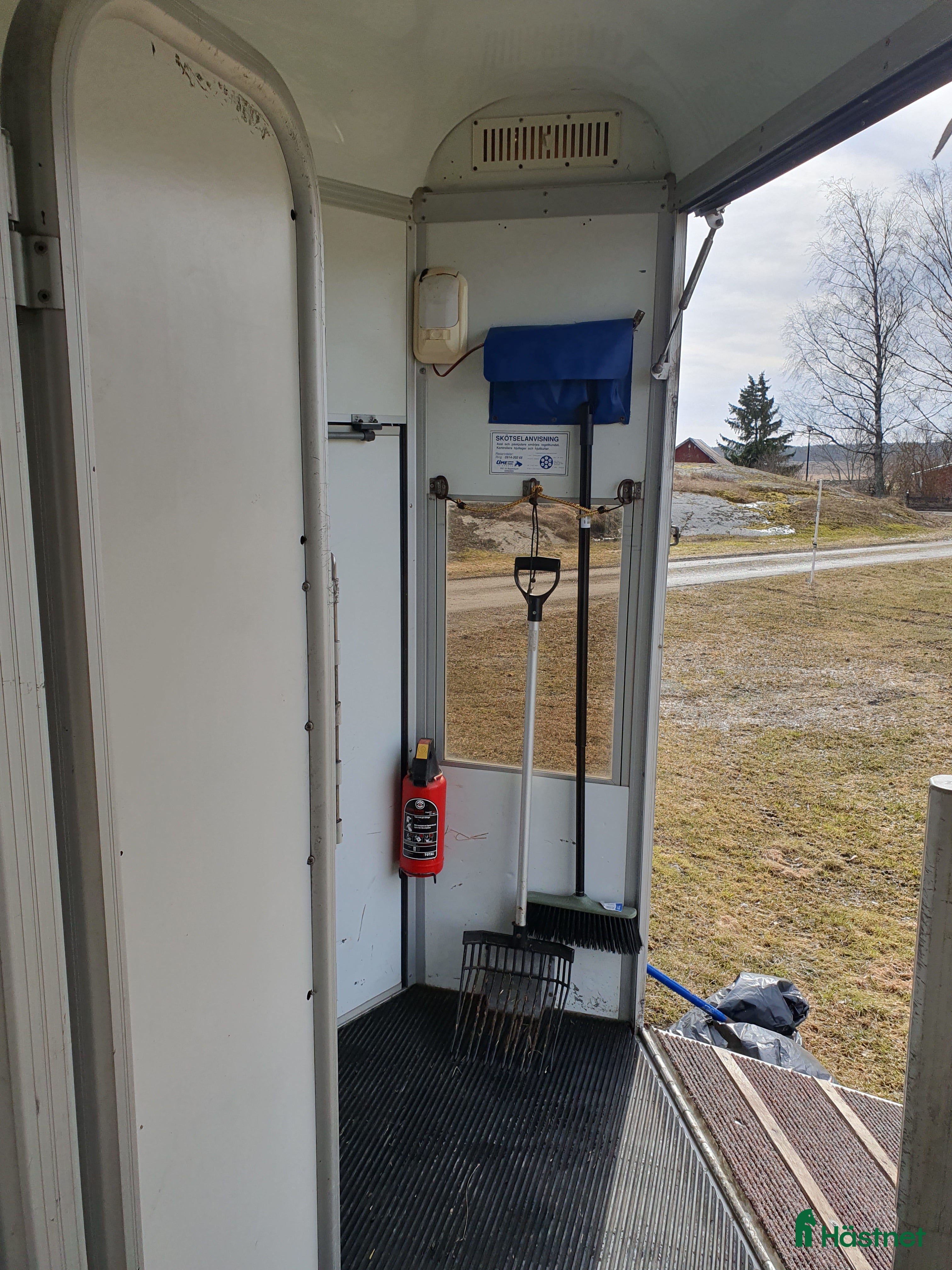 Hästtransporter  fordon & transport till salu: Umesläp 2003 - Annons 1