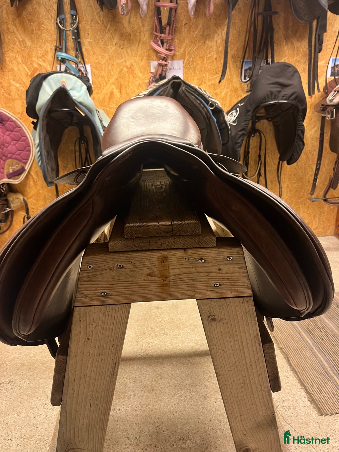 Sadlar hästutrustning till salu: Hoppsadel i Diö - Annons 3