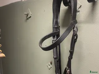 Träns hästutrustning till salu: Svart Dyón träns i Löddeköpinge - Annons 3