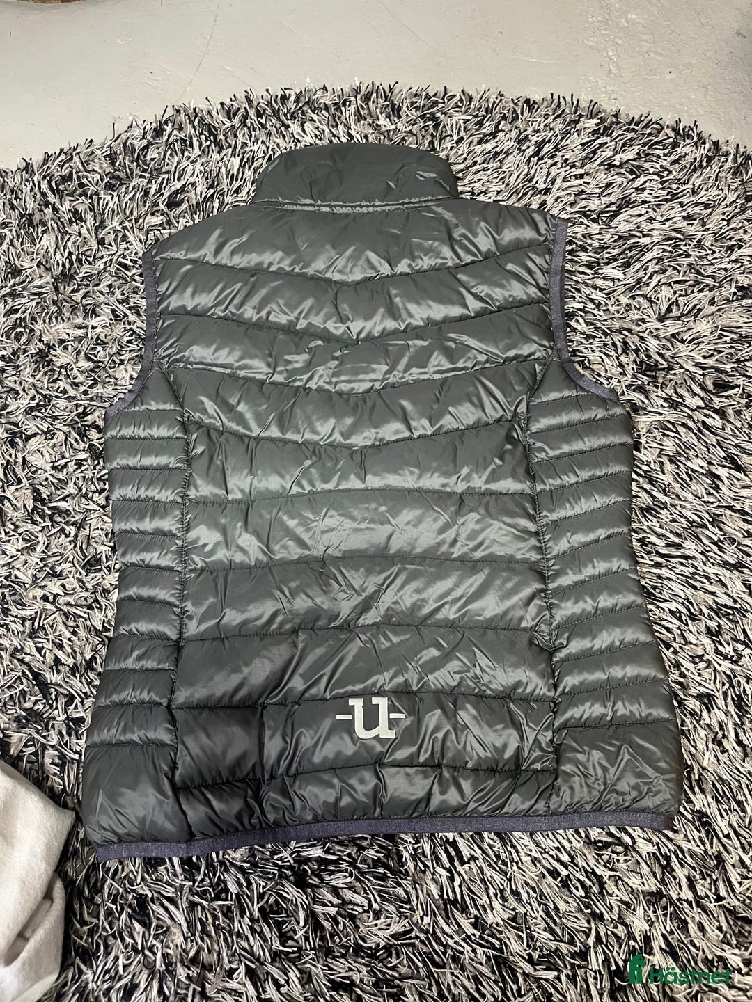 Jackor & Kavajer ryttarutrustning till salu: Fin Uhip väst i Örebro - Annons 2