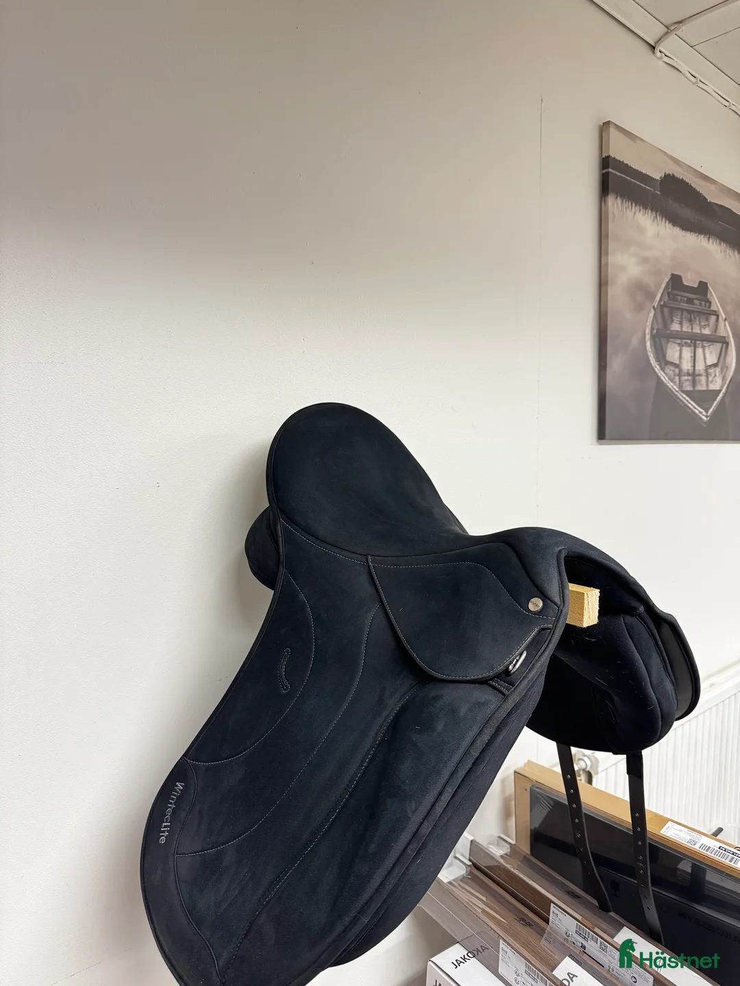 Sadlar hästutrustning till salu: Fin dressyrsadel i Bollnäs - Annons 1