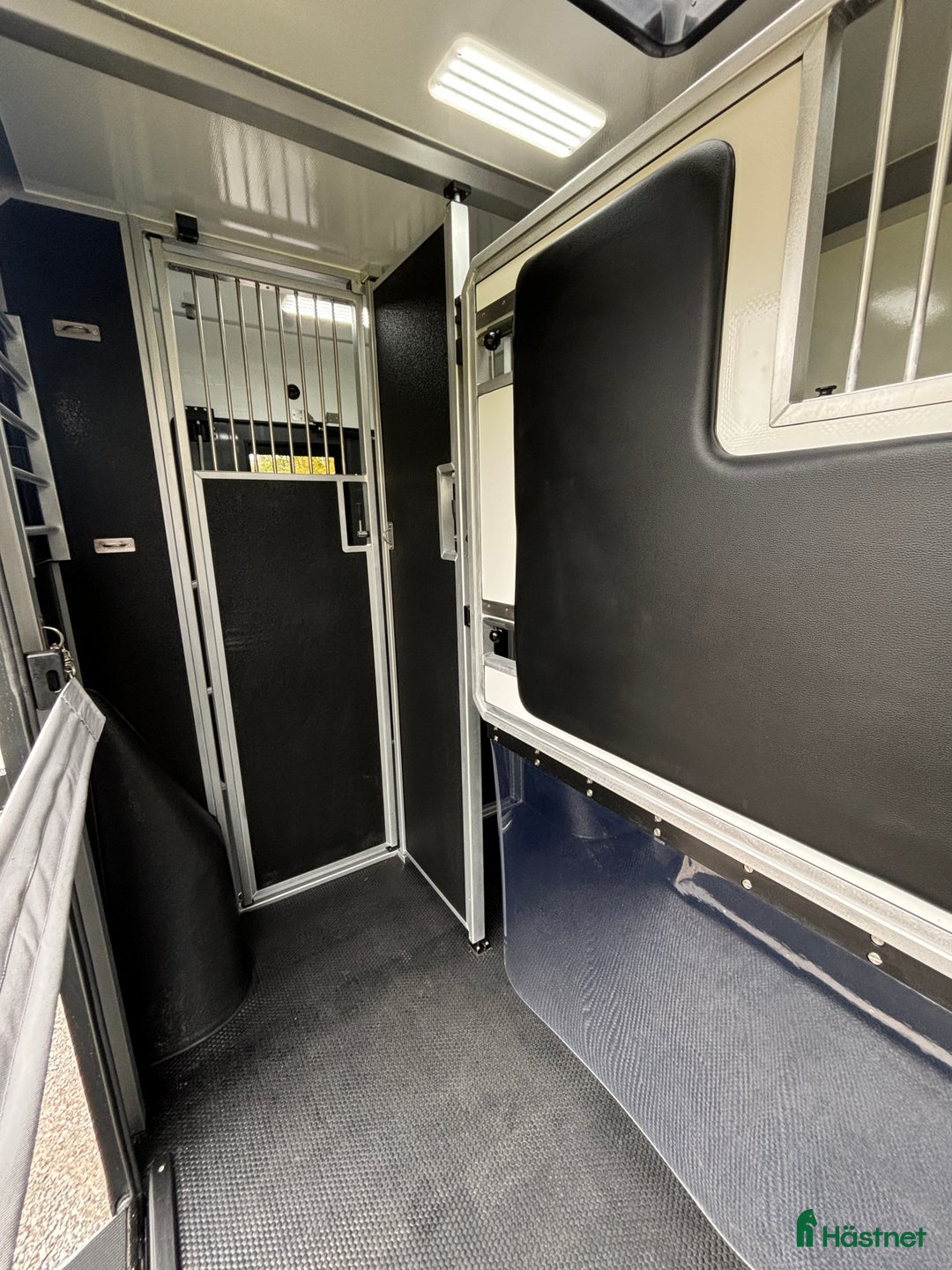 Hästlastbilar  fordon & transport till salu: STX 3-Sits Stuteri 2025 Nya uppdaterade Renault  i Mariefred - Annons 11