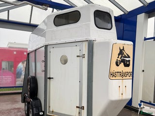 Hästtransporter fordon & transport till salu: Värmlandsvagnen Gaupen H21500 med sadelkammare i Eslöv - Annons 2