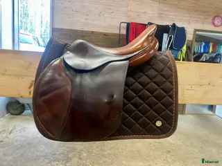 Sadlar hästutrustning Bruno Delgrange sadel säljes i Gävle - Annons 7