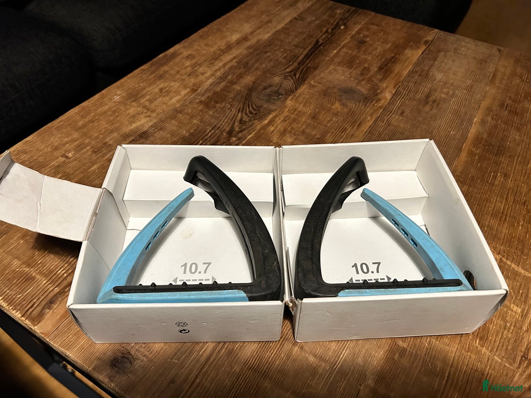 Stigbyglar hästutrustning till salu: Freejump soft up lite i Skövde - Annons 5