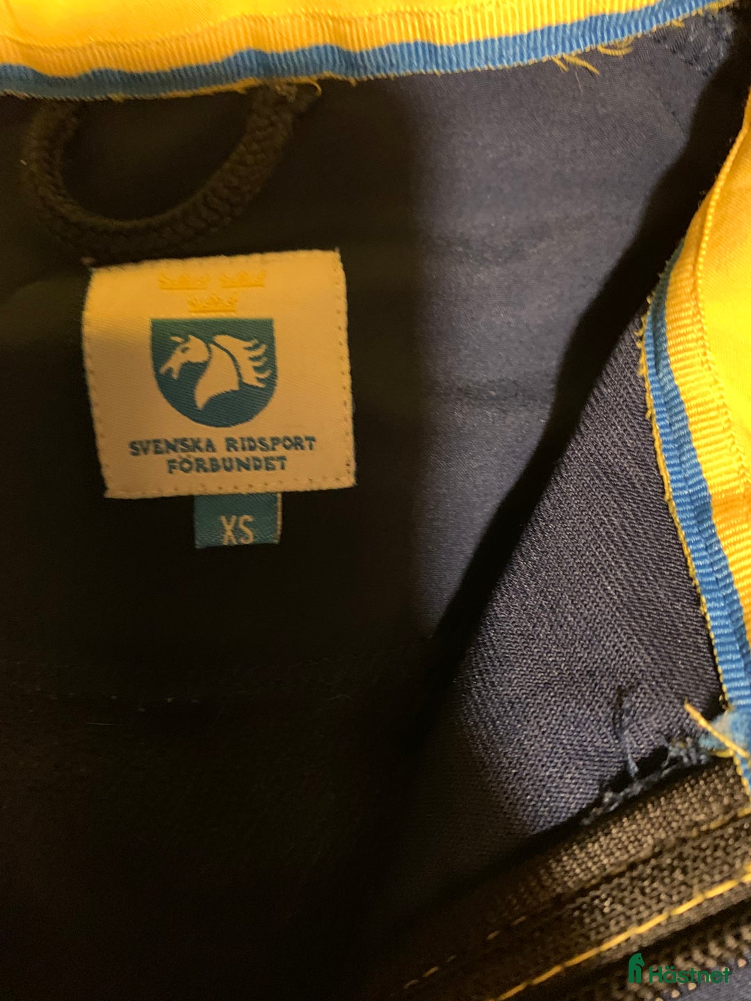 Jackor & Kavajer ryttarutrustning till salu: Svensk ridsport Jacka i Åshammar - Annons 3