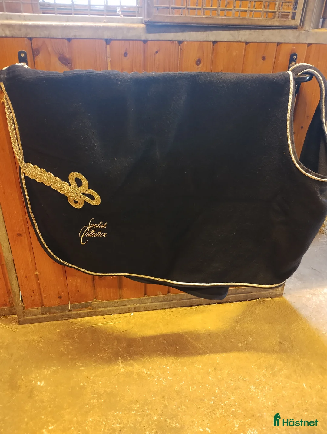 Täcken hästutrustning till salu: Fina ridtäcken i Söderköping - Annons 1