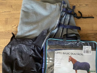 Täcken hästutrustning till salu: Skal- och fleecetäcke i Ytterby - Annons 2