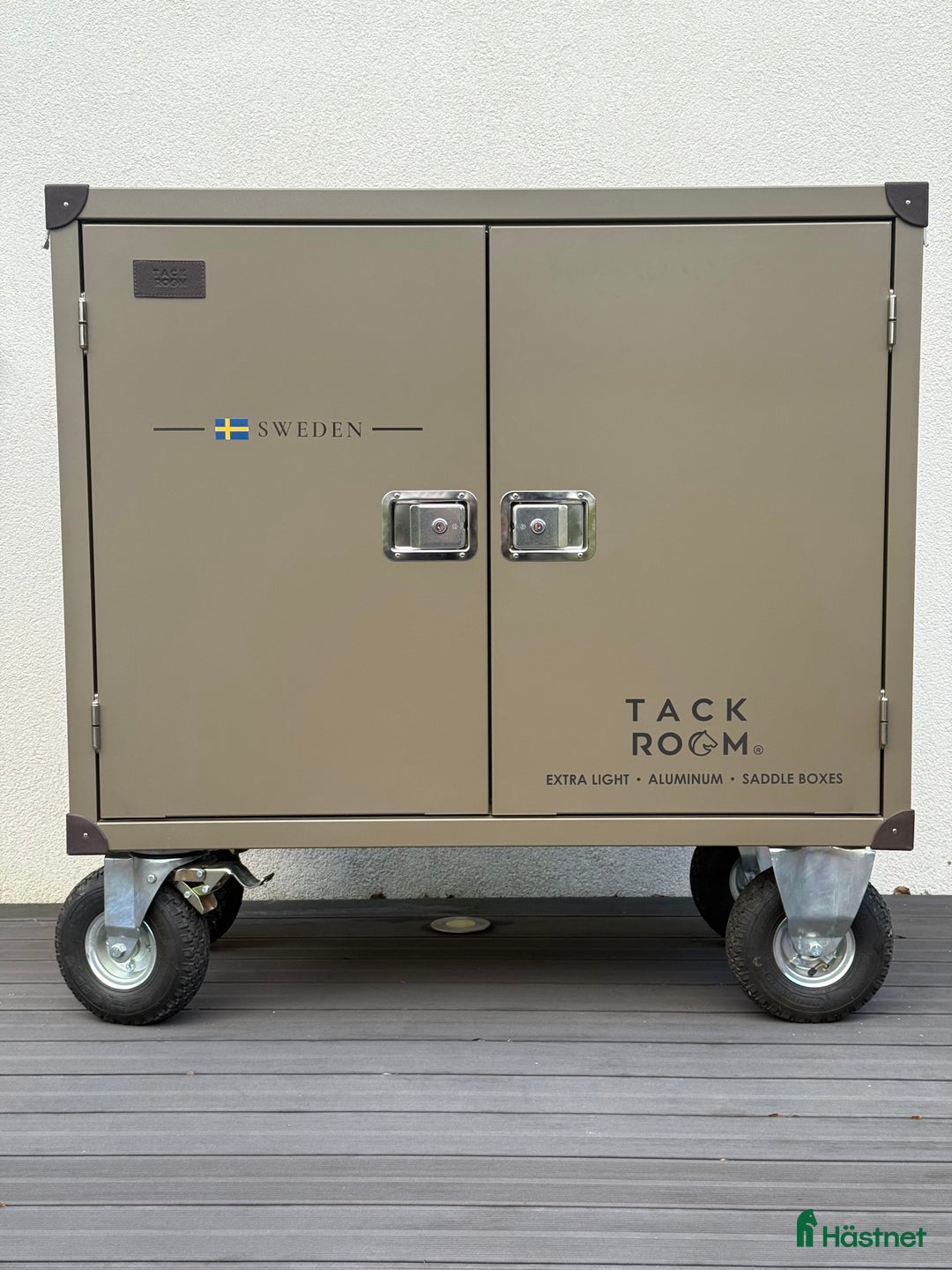 Stallinredning, stängsel & gård övrig utrustning till salu: Exlusivt sadelskåp/tävlingsskåp i aluminium  i Hillerstorp - Annons 2