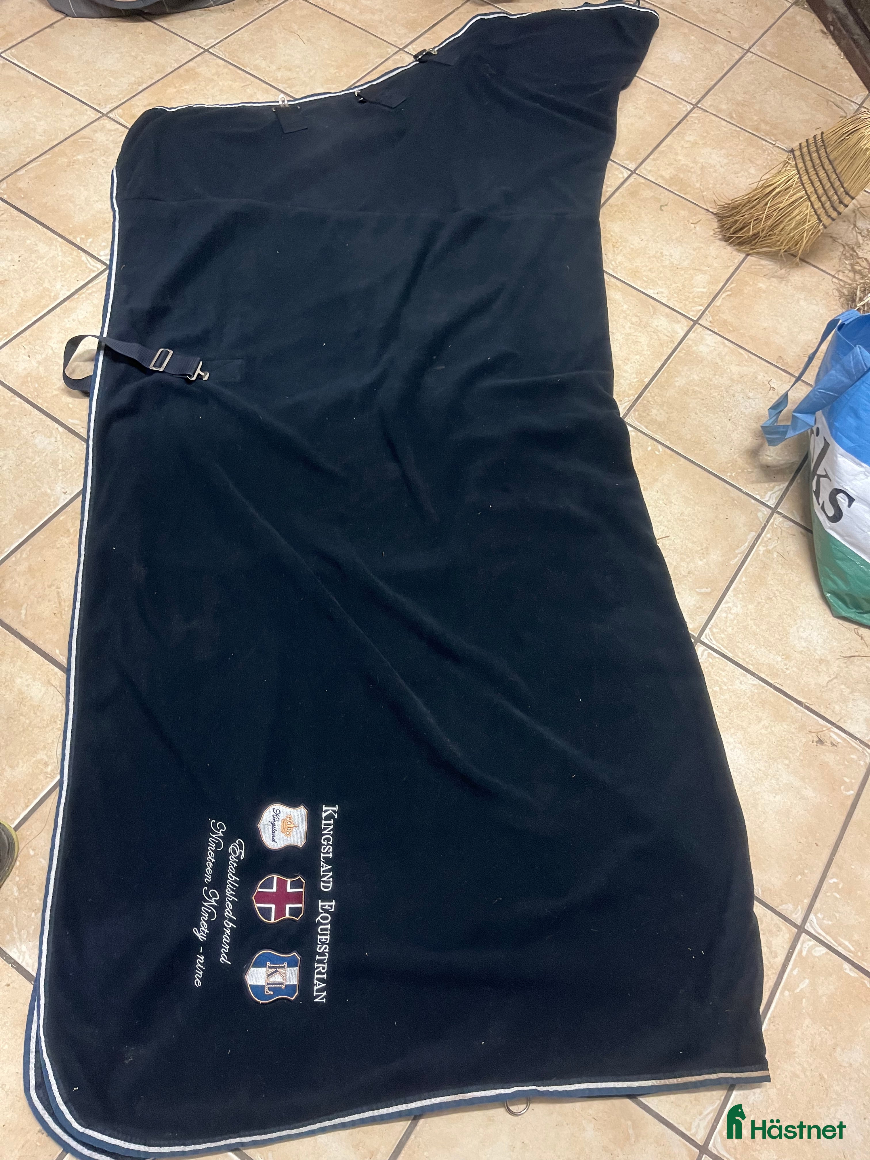 Täcken hästutrustning till salu: Kentucky , Kingsland , Dyon i Skurup - Annons 1