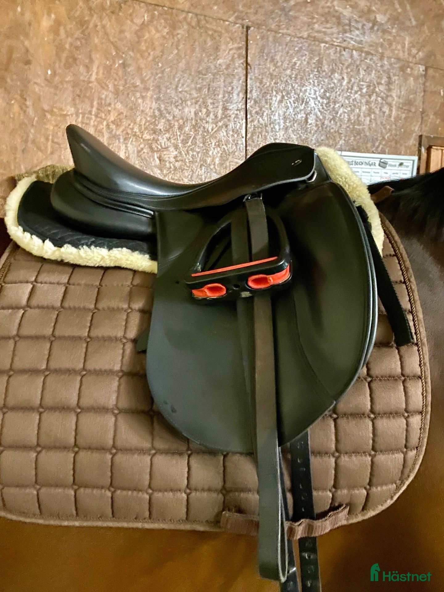 Sadlar hästutrustning till salu: Dressyrsadel, Smart by Lippo 16,5”, svart  - Annons 4