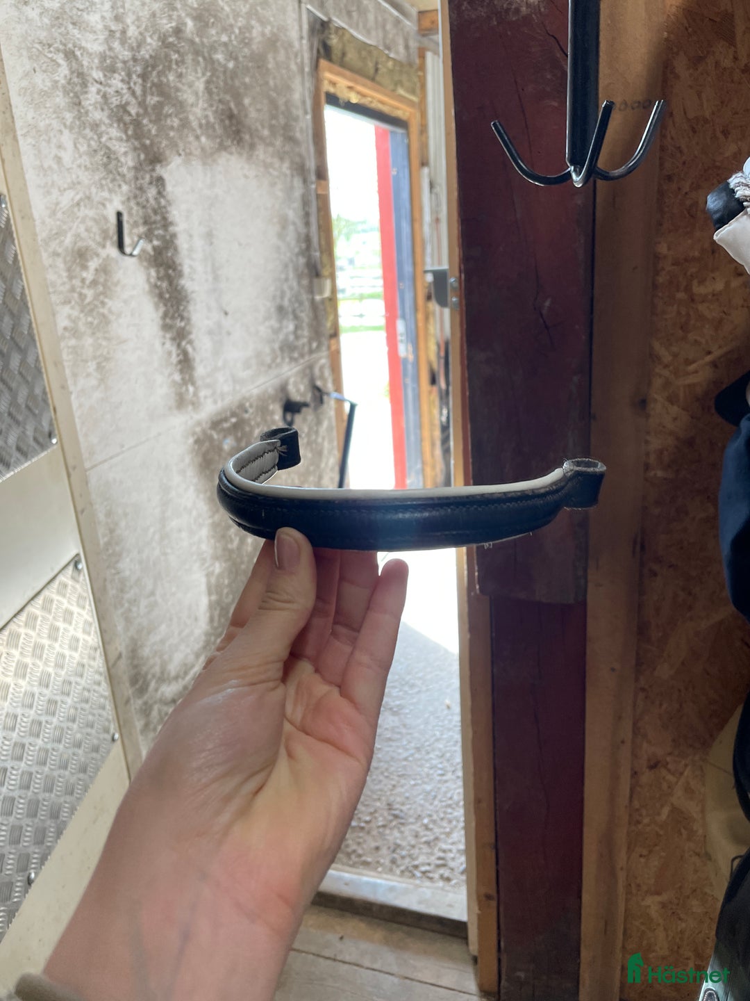 Träns hästutrustning till salu: Nosgrimma med matchande pannband i Västerås - Annons 2