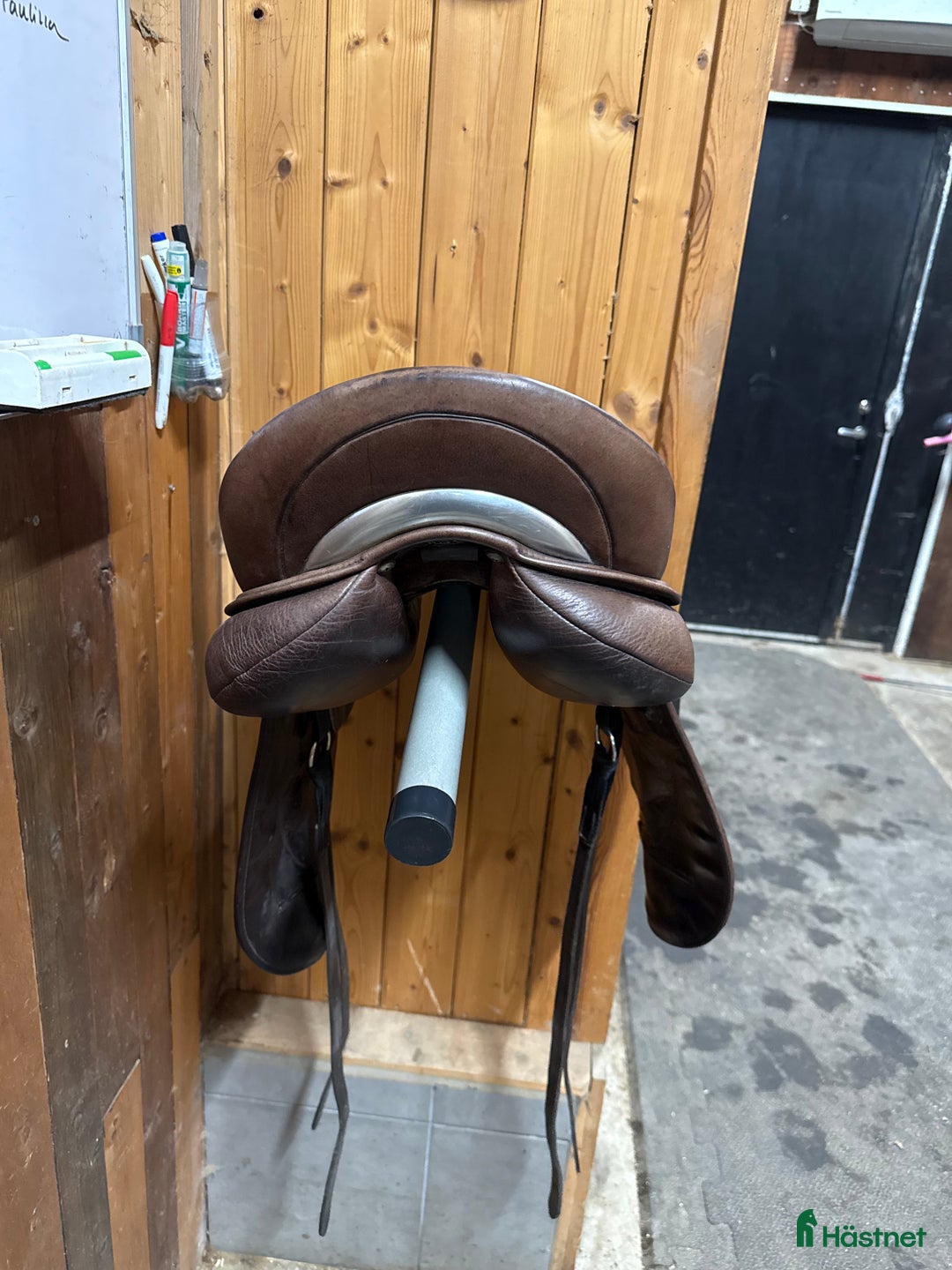 Sadlar hästutrustning till salu: WOW sadel, Deep Seat (17”), DWG-paneler, Flair i Uppsala - Annons 2