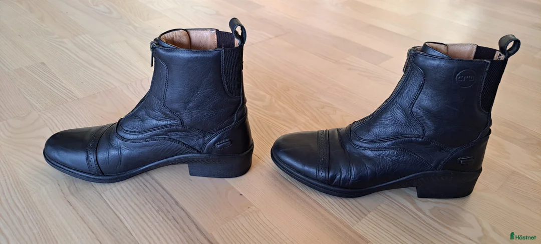 Ridstövlar ryttarutrustning till salu: CRW Jodhpur/ridskor storlek 42 i Kullavik - Annons 4