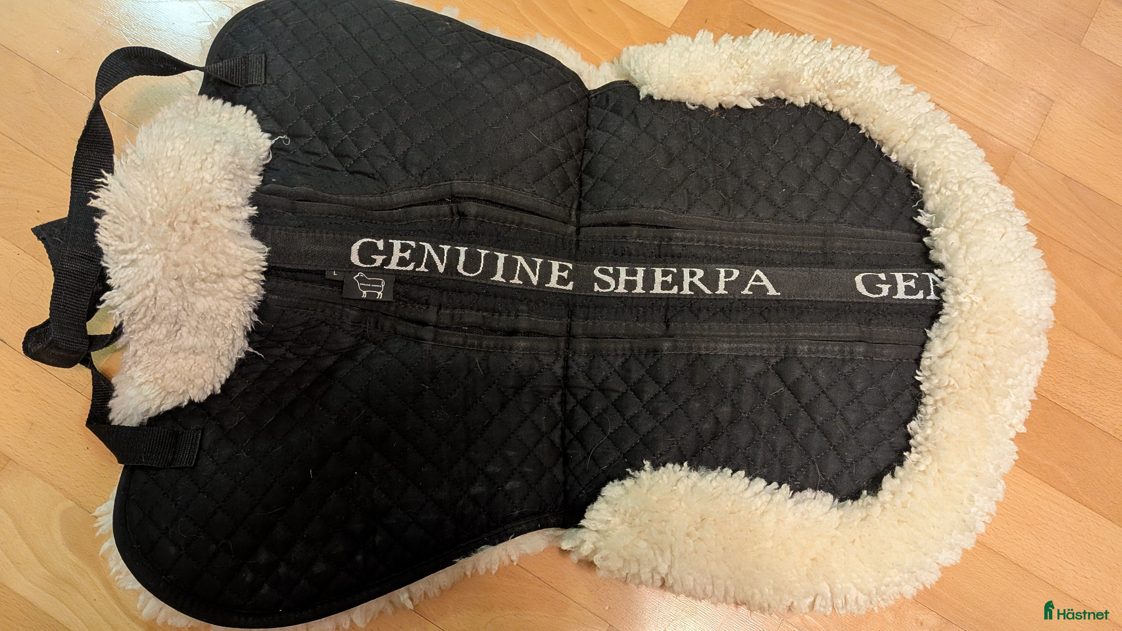 Schabrak & Vojlockar hästutrustning Pad, sadelpad Genuine sherpa  i Ärla - Annons 1