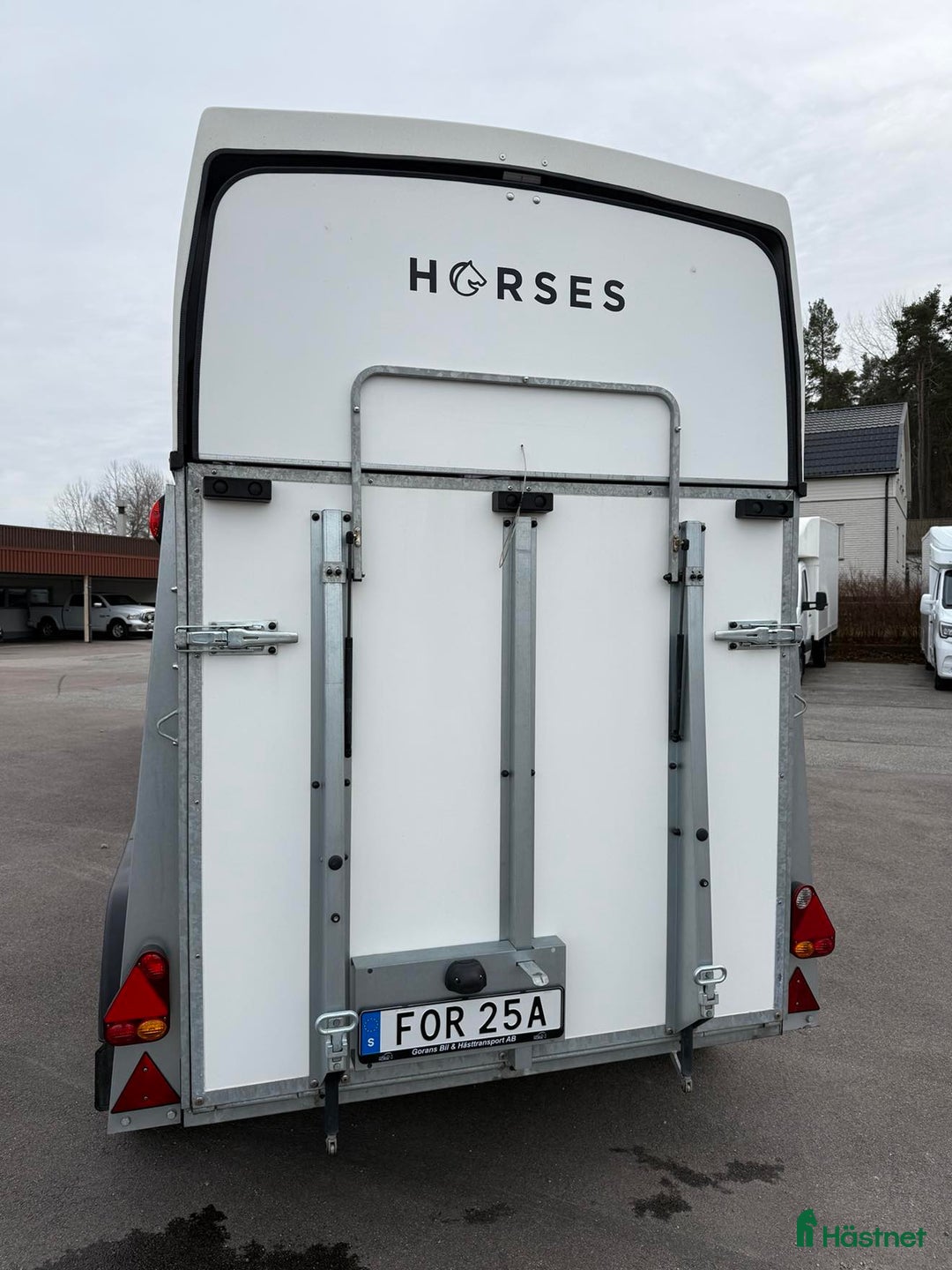 Hästtransporter  fordon & transport till salu: ROYAL XT HÄSTTRANSPORT  i Köping - Annons 4