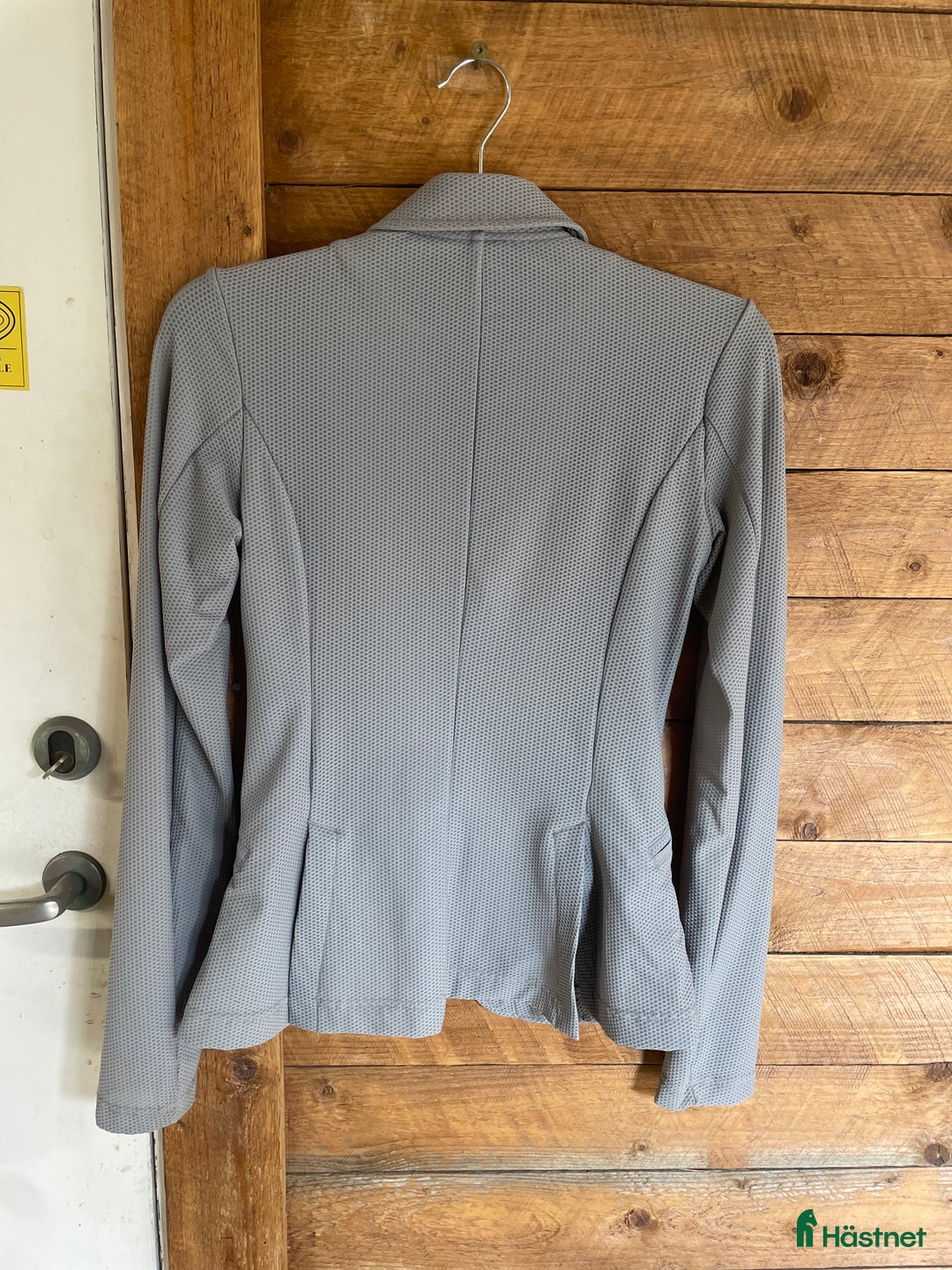 Jackor & Kavajer ryttarutrustning till salu: Kavaj stl 36 i Berghem - Annons 2