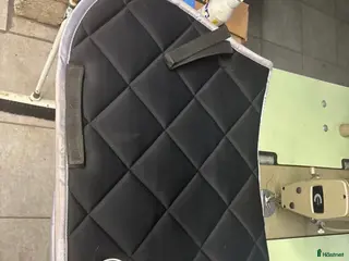 Schabrak & Vojlockar hästutrustning till salu: Svart allround schabrak! - Annons 3