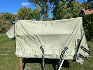 Täcken hästutrustning till salu: Regntäcke med fleecefoder strl. 135 - Annons 17