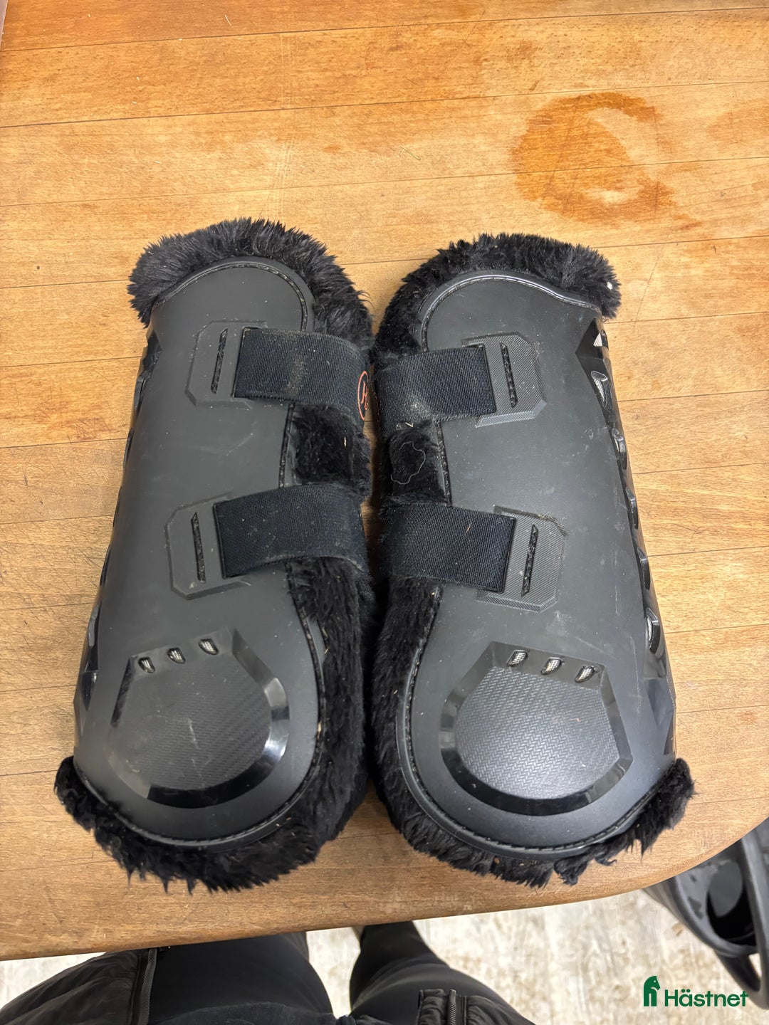 Benskydd hästutrustning till salu: Svarta benskydd strl FULL i Ucklum - Annons 2