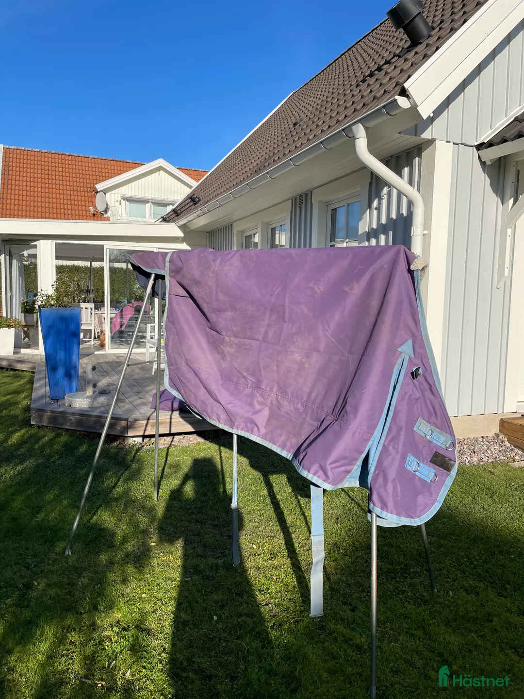 Täcken hästutrustning till salu: Lila vintertäcke med avtagbar hals 135cm i Upplands Väsby - Annons 2