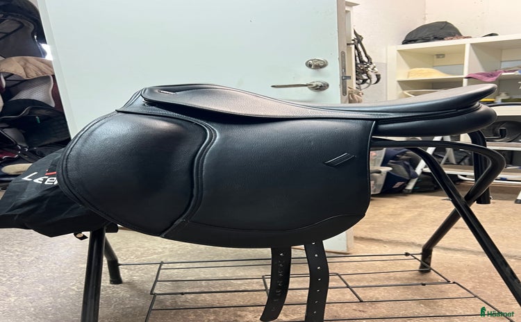 Sadlar hästutrustning till salu i Uppsala - Annons 14
