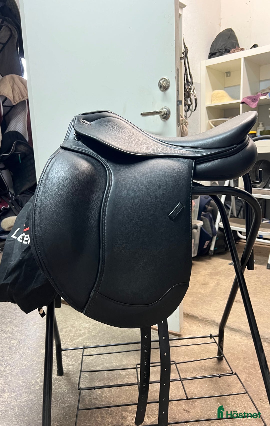 Sadlar hästutrustning till salu: Letek by Tekna nästan ny sadel i Uppsala - Annons 1
