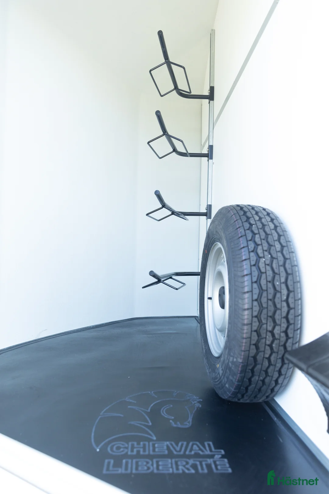 Hästtransporter  fordon & transport till salu: Cheval Liberté Maxi 4 Diagonallastad - Annons 10