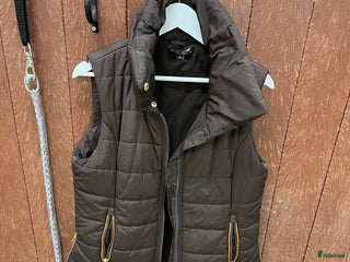 Övrigt Ridkläder ryttarutrustning till salu: Superfin täckväst stl m i Årsunda - Annons 17