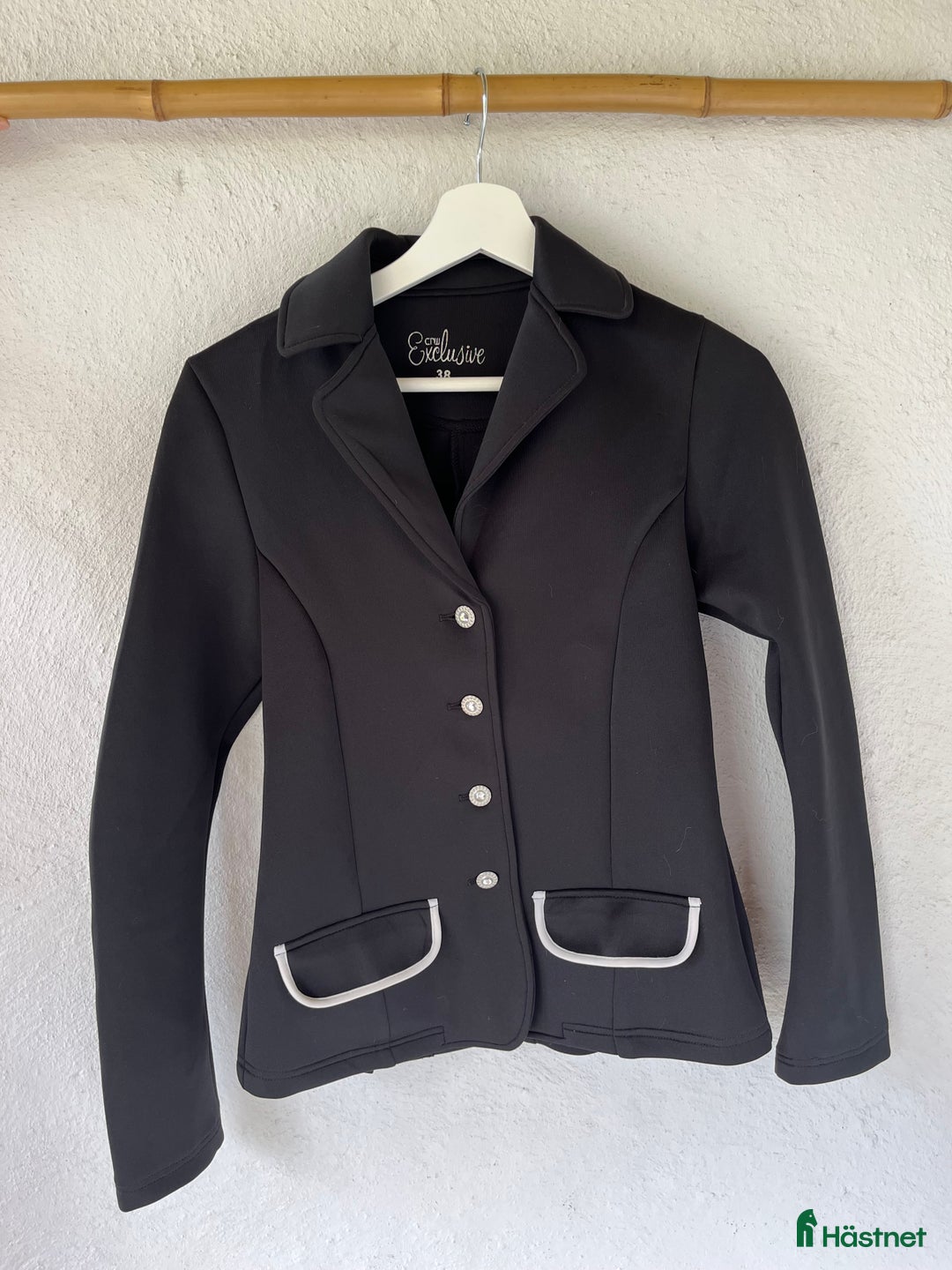 Jackor & Kavajer ryttarutrustning till salu: Tävlingskavaj, strl 38 - Annons 1