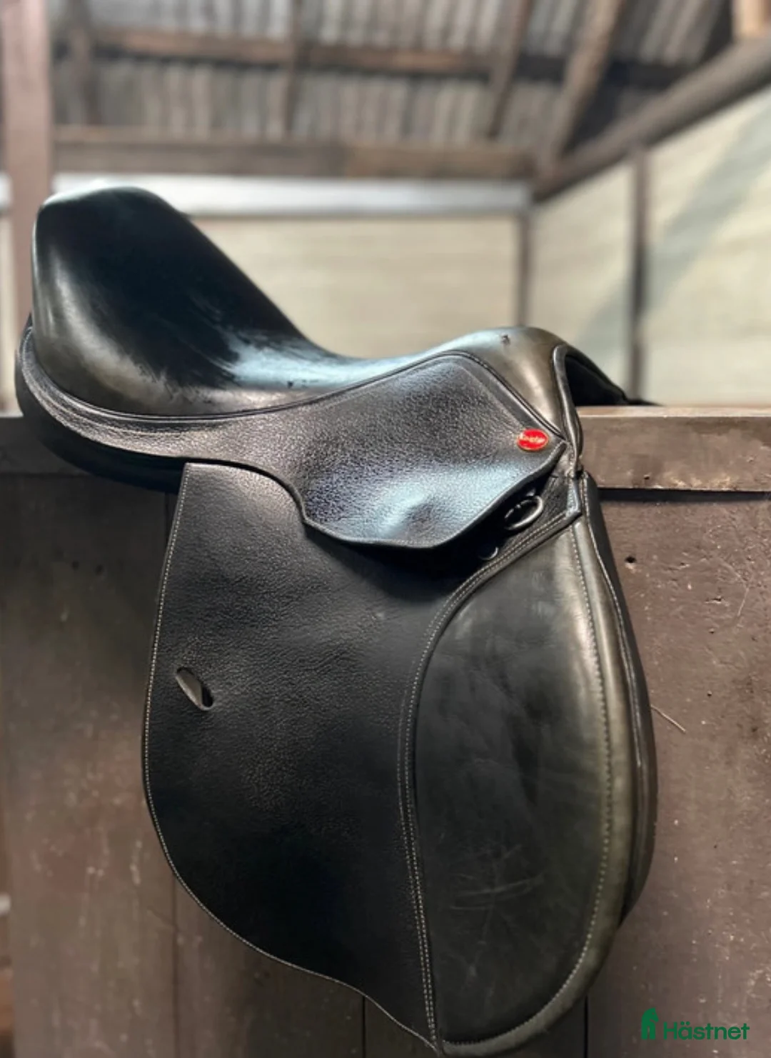 Sadlar hästutrustning till salu: Knights Sir Walter hoppsadel, 17 tum - Annons 2