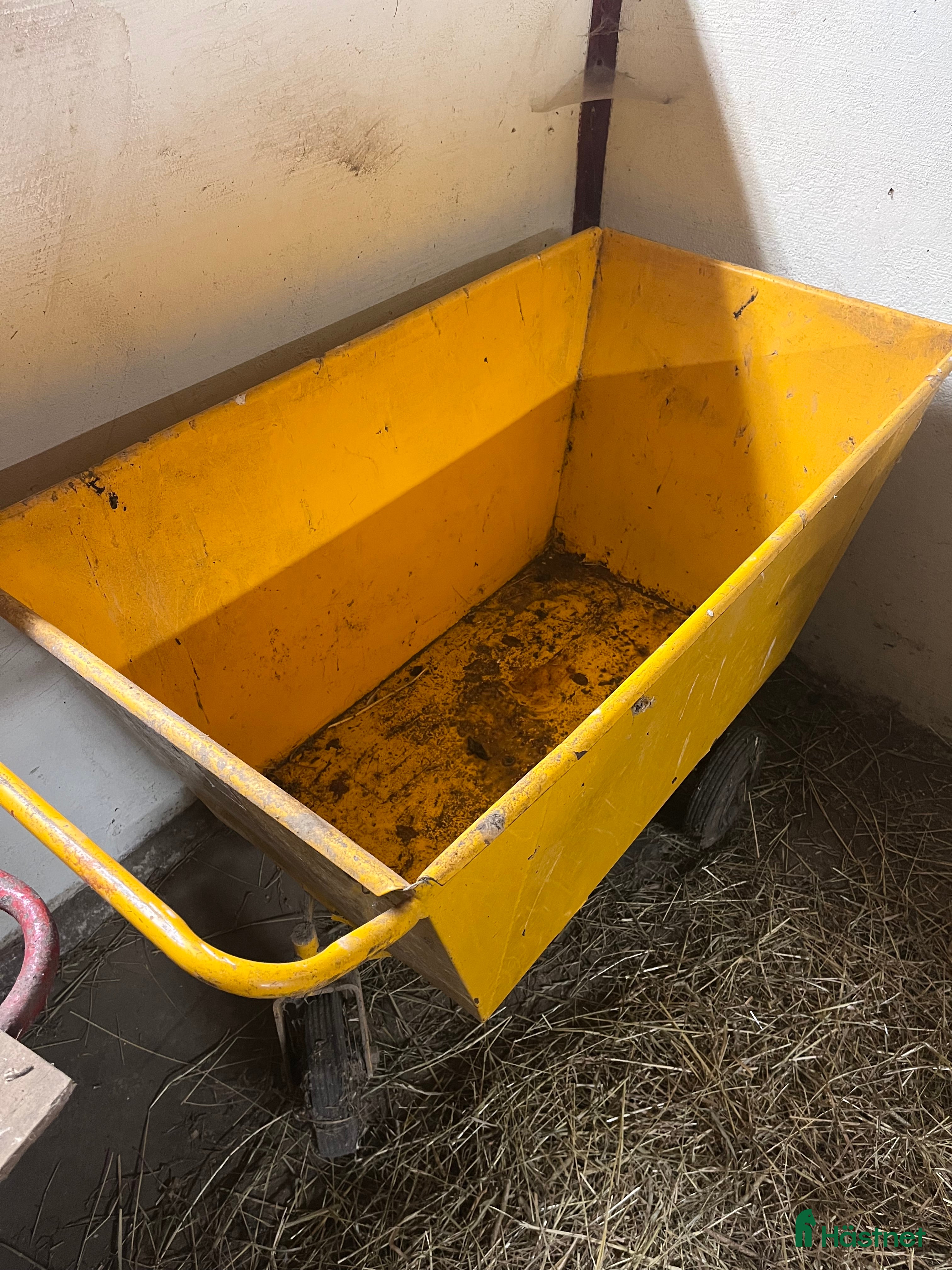 Stallinredning, stängsel & gård övrig utrustning till salu: Fodervagn på hjul säljes i Kågeröd - Annons 6