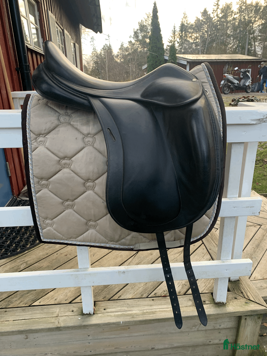 Sadlar hästutrustning till salu: Childeric DFI 17.5 W/A0 i Vaxholm - Annons 1