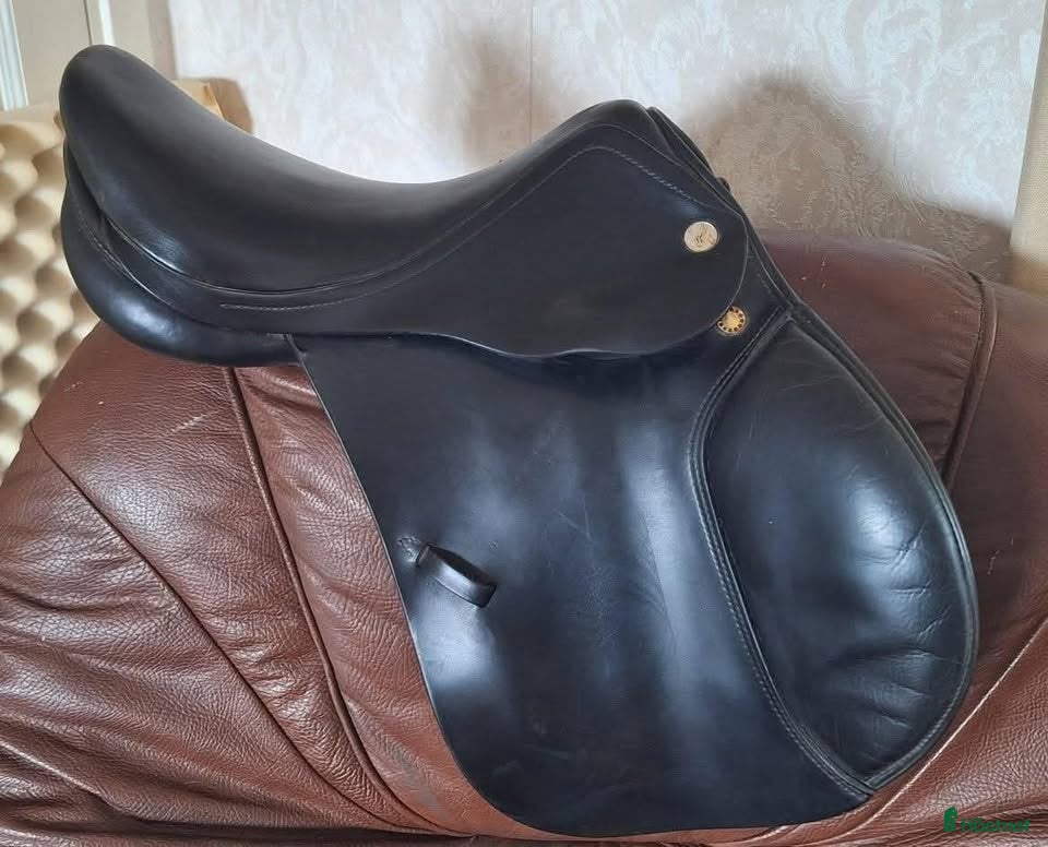 Sadlar hästutrustning till salu: Prestige pony hoppsadel 15 tum 34 i vidd i Söderåkra - Annons 3
