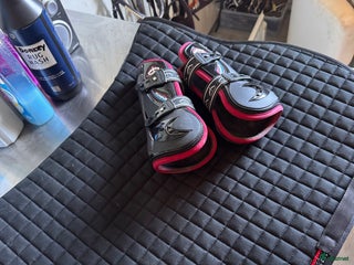 Schabrak & Vojlockar hästutrustning till salu i Strängnäs - Annons 2