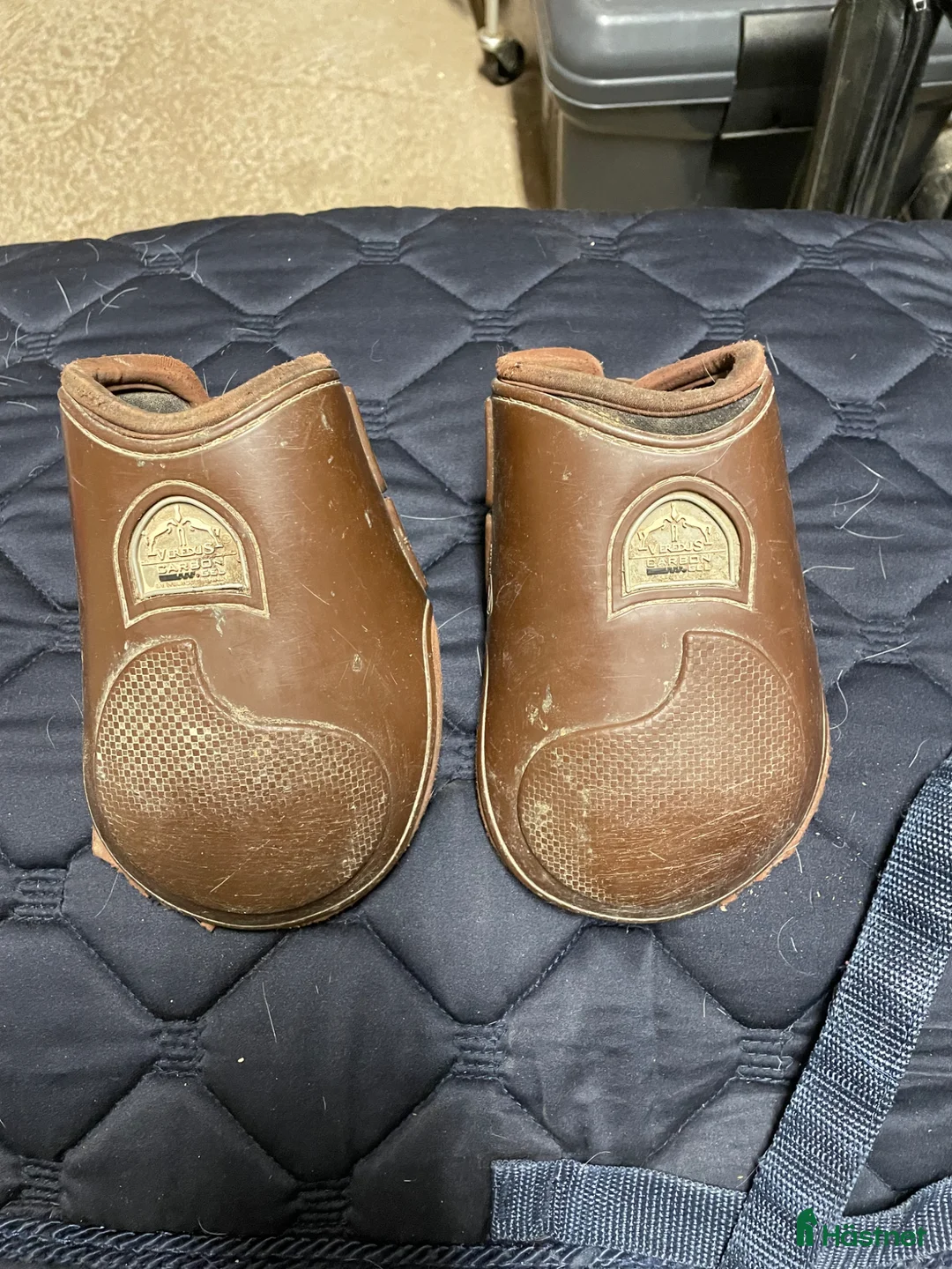 Benskydd hästutrustning till salu: Veredus bakskydd - Annons 1