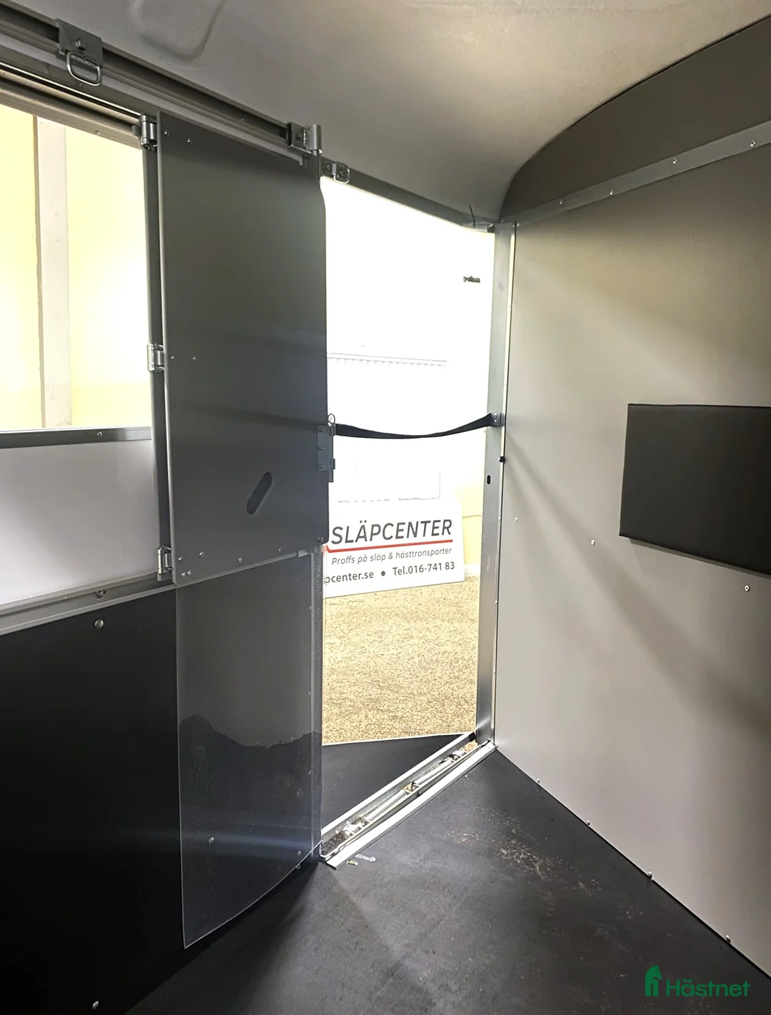 Hästtransporter  fordon & transport till salu: Oblic X -stor diagonallastad modell + sadelkammare - Annons 15