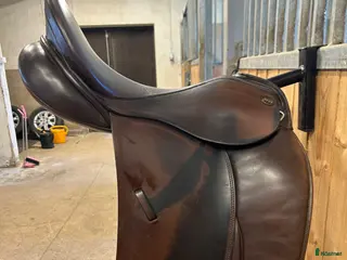Sadlar hästutrustning Äldre Pfiff dressyrsadel - Annons 13