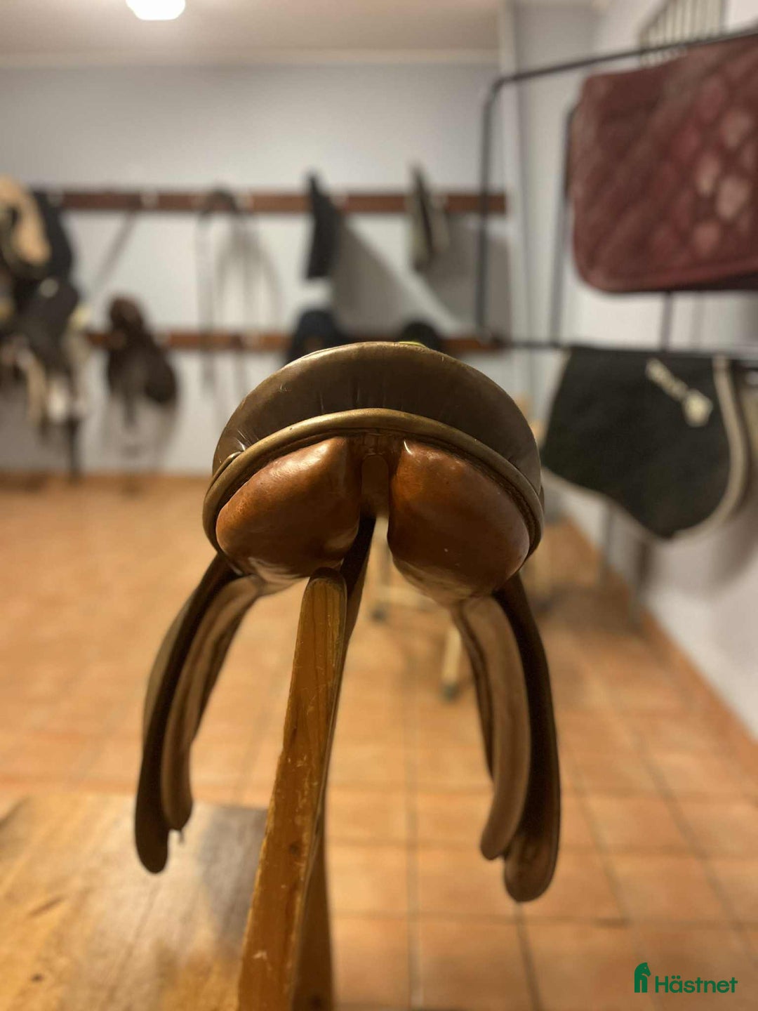 Sadlar hästutrustning till salu: Dressyrsadel i Svängsta - Annons 2