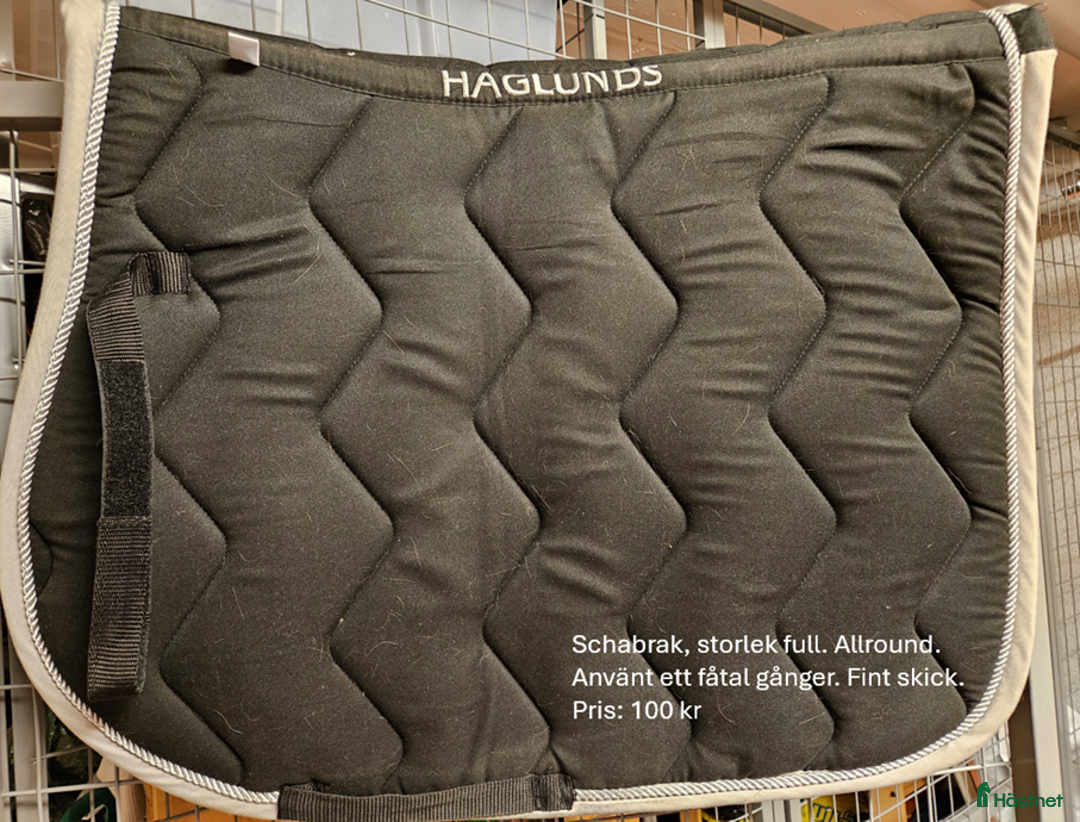 Schabrak & Vojlockar hästutrustning till salu: Flera schabrak säljes, olika märken i Lerum - Annons 10