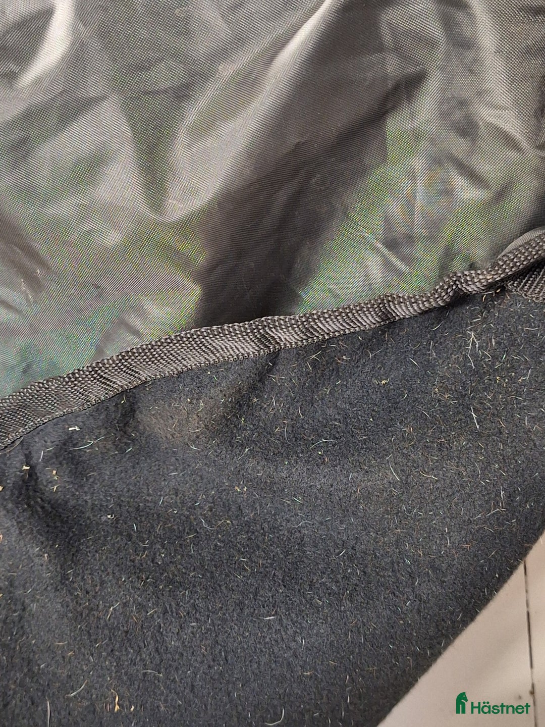 Täcken hästutrustning till salu: Regntät ländtäcke i Sturkö - Annons 3