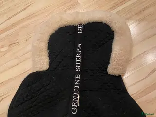 Schabrak & Vojlockar hästutrustning Fårskinnspad i fint skick - Annons 2