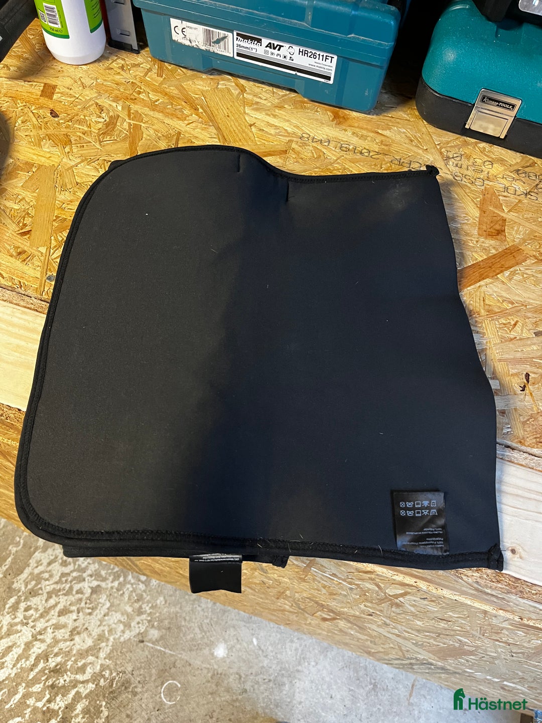 Benskydd hästutrustning till salu: Back on track paddar i Kvicksund - Annons 5