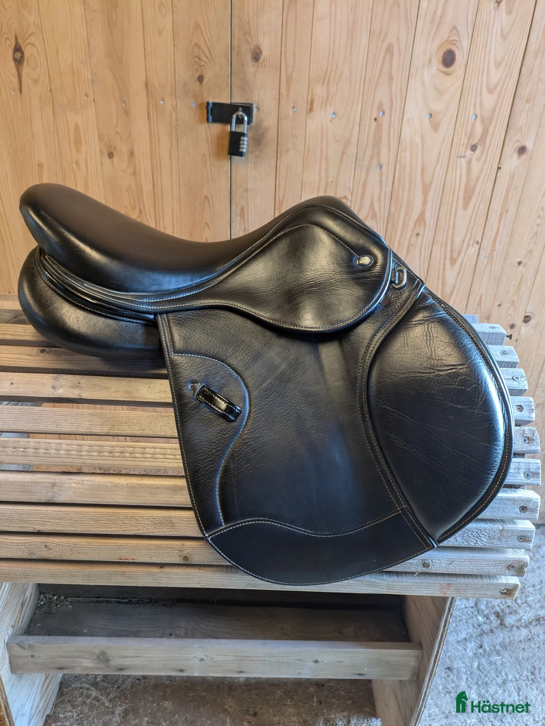 Sadlar hästutrustning till salu: Ikonic light ponny hopp hybrid i Grisslehamn - Annons 2