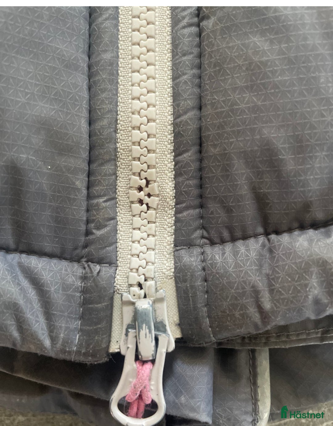 Jackor & Kavajer ryttarutrustning till salu: Uhip vinterjacka säljes i Norrköping - Annons 6