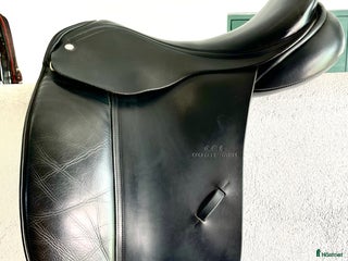 Sadlar hästutrustning till salu: Handmade Colbert Brothers Dressyr i Falköping - Annons 1