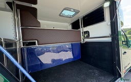 Hästlastbilar  fordon & transport till salu: Nybyggd Hästbuss Renault Master i Partille - Bild 16