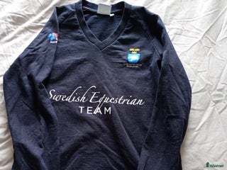Övrigt Ridkläder ryttarutrustning till salu: VM - Kentucky tröja i Strömstad - Annons 19